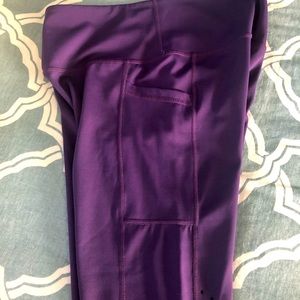 CVG Retired Purple Capri Leggings EUC Small